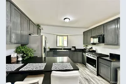 160 W 48th, Los Angeles, CA 90037 - Photo 13