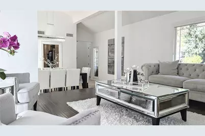 20224 Chapter, Woodland Hills, CA 91364 - Photo 7