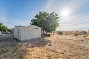13560 Nassau Dr, Victorville, CA 92395 - Photo 33