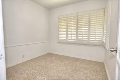 8725 S Gramercy Place, Los Angeles, CA 90047 - Photo 25