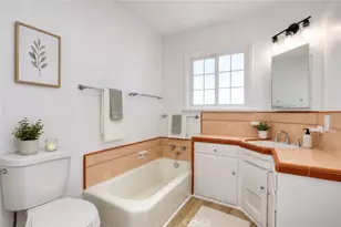8725 S Gramercy Pl, Los Angeles, CA 90047 - Photo 11