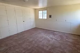 8725 S Gramercy Pl, Los Angeles, CA 90047 - Photo 39