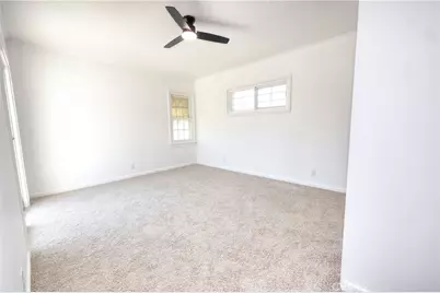 8725 S Gramercy Place, Los Angeles, CA 90047 - Photo 21