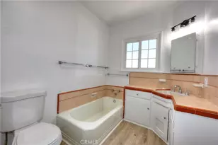 8725 S Gramercy Pl, Los Angeles, CA 90047 - Photo 19