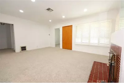 8725 S Gramercy Place, Los Angeles, CA 90047 - Photo 35