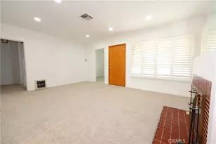 8725 S Gramercy Pl, Los Angeles, CA 90047 - Photo 35