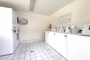 12601 Van Nuys, Pacoima, CA 91331 - Photo 25