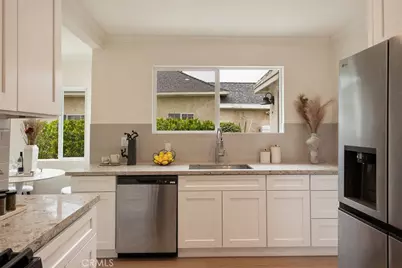 2070 El Sereno, Pasadena, CA 91103 - Photo 11