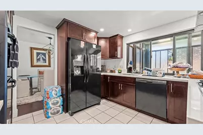 809 E Cyrene Street, Carson, CA 90746 - Photo 15