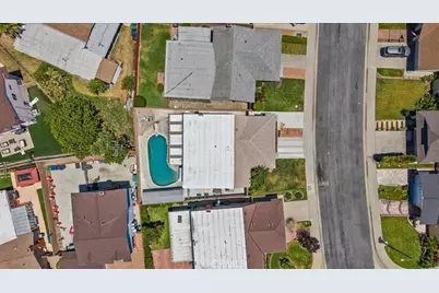 809 E Cyrene Street, Carson, CA 90746 - Photo 39