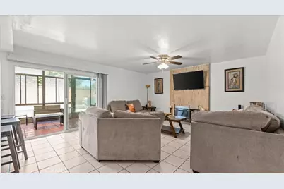 809 E Cyrene Street, Carson, CA 90746 - Photo 11
