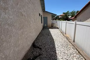13105 Yellowstone, Victorville, CA 92395 - Photo 19