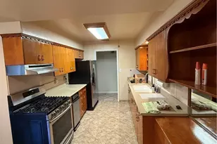 221 S Ranburn, Azusa, CA 91702 - Photo 3