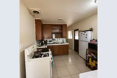 3890 Shirley Avenue, Lynwood, CA 90262 - Photo 3