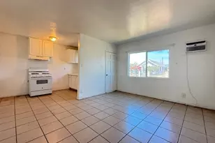 818 E C St, Colton, CA 92324 - Photo 9