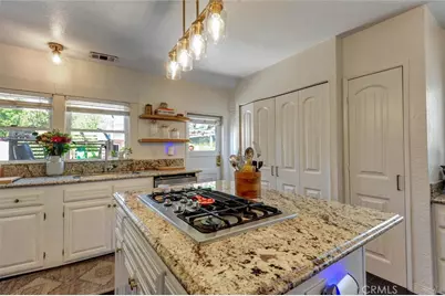 551 E Columbia, Pomona, CA 91767 - Photo 17