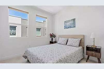 633 S Lyon St, Santa Ana, CA 92705 - Photo 23