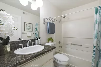 64 N Mar Vista Avenue, Pasadena, CA 91106 - Photo 17