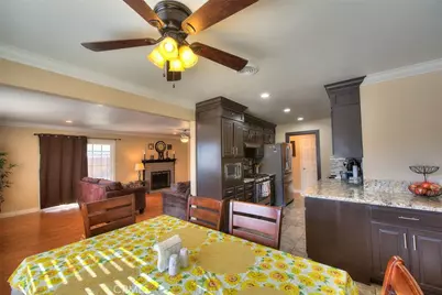 8723 Larkin Court, Riverside, CA 92503 - Photo 15