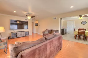 8723 Larkin Ct, Riverside, CA 92503 - Photo 9
