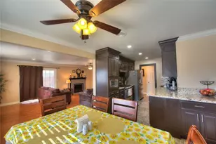 8723 Larkin Ct, Riverside, CA 92503 - Photo 13