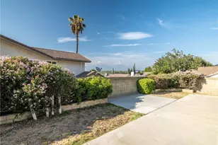 20995 Glenbrook Dr, Walnut, CA 91789 - Photo 23