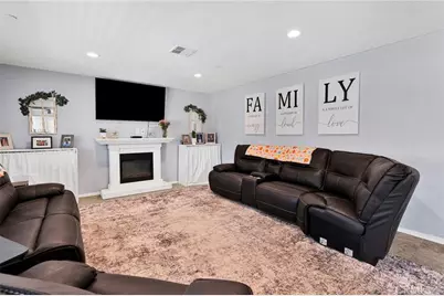 11913 Andrews Place, Victorville, CA 92392 - Photo 9
