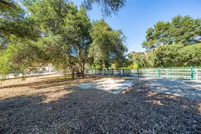 26251 Ravenhill Road, Canyon Country, CA 91387 - Photo 23