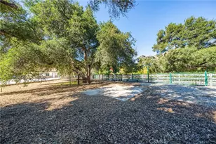 26251 Ravenhill Rd, Canyon Country, CA 91387 - Photo 23