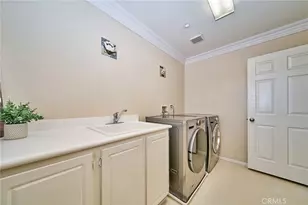15592 Iron Spring Ln, Fontana, CA 92336 - Photo 35