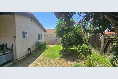 1961 Overland, Colton, CA 92324 - Photo 11