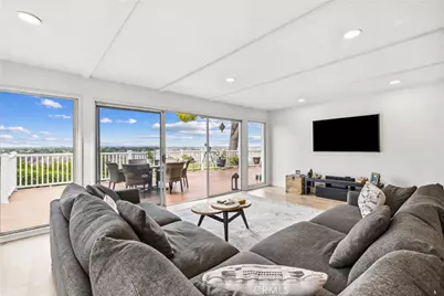 5762 Desert View Drive, La Jolla, CA 92037 - Photo 9