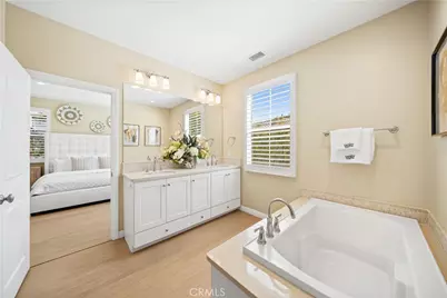 190 Crescent Moon, Irvine, CA 92602 - Photo 39