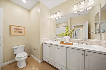 190 Crescent Moon, Irvine, CA 92602 - Photo 29