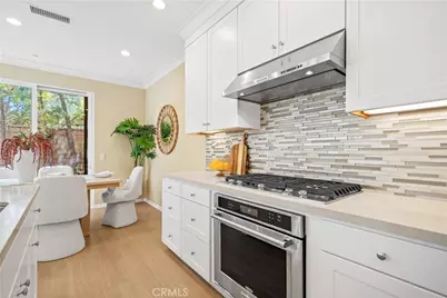 190 Crescent Moon, Irvine, CA 92602 - Photo 15