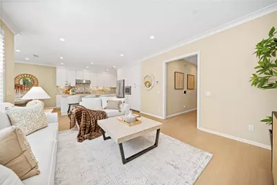 190 Crescent Moon, Irvine, CA 92602 - Photo 9