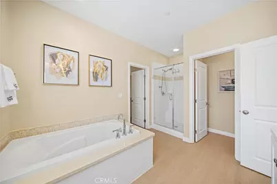 190 Crescent Moon, Irvine, CA 92602 - Photo 41