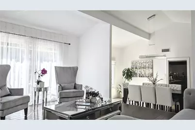 20224 Chapter, Woodland Hills, CA 91364 - Photo 9