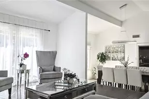20224 Chapter, Woodland Hills, CA 91364 - Photo 9
