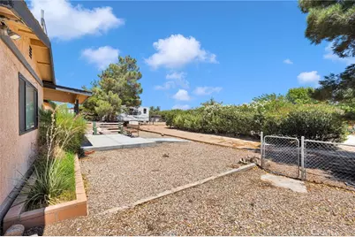 10387 Kern, Hesperia, CA 92345 - Photo 33