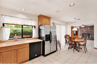 10387 Kern, Hesperia, CA 92345 - Photo 15