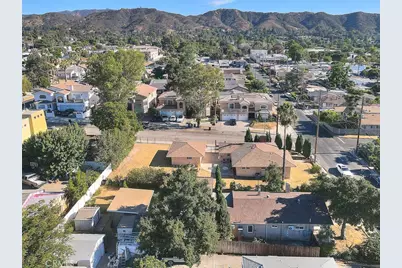10610 Woodward, Sunland, CA 91040 - Photo 11