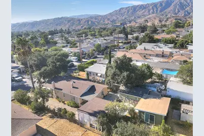 10610 Woodward, Sunland, CA 91040 - Photo 9