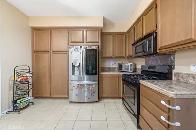 658 E. Phillips Boulevard, Pomona, CA 91766 - Photo 11