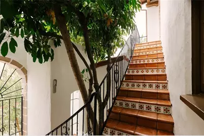 2050 N Las Palmas Avenue, Los Angeles, CA 90068 - Photo 3