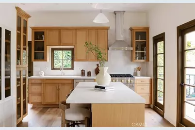 2050 N Las Palmas Avenue, Los Angeles, CA 90068 - Photo 9