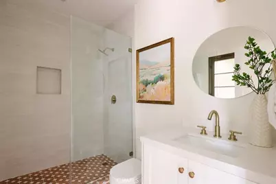 2050 N Las Palmas Avenue, Los Angeles, CA 90068 - Photo 27