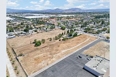 18100 Arrow Blvd, Fontana, CA 92335 - Photo 5