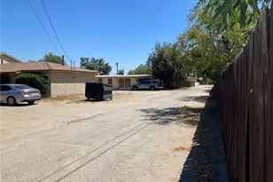 17776 Citron Ave, Fontana, CA 92335 - Photo 9