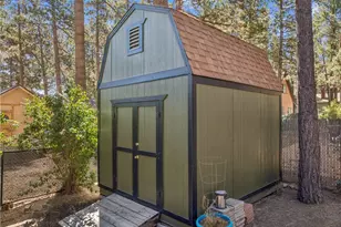 904 Angeles, Big Bear City, CA 92314 - Photo 35